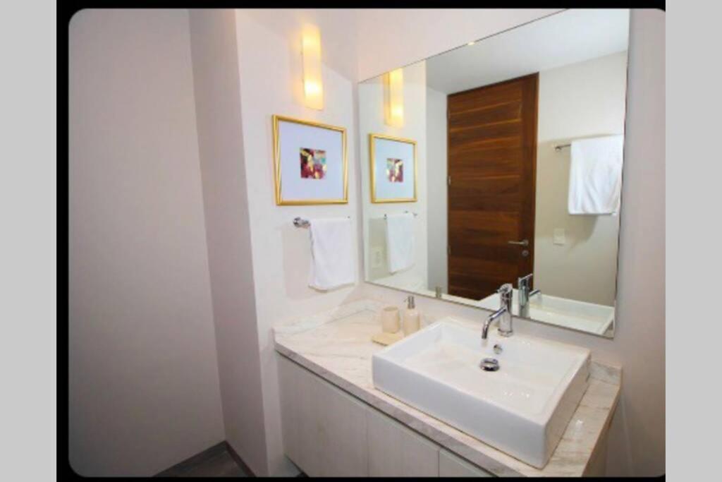 Playa Sirena in Playa del Carmen, Mexico Apartamento *